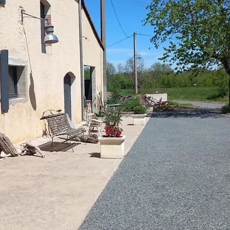 Couette-café Lieu-dit Plaisance Puygouzon-et-Montsalvy