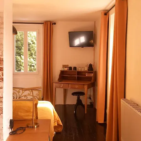Couette-café Lieu-dit Plaisance Puygouzon-et-Montsalvy